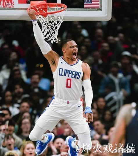 鲍威尔:我们绝不会轻言放弃,球队的反弹必须从防守端开启 鲍威尔:我们绝不会轻言放弃,球队的反弹必须从防守端开启