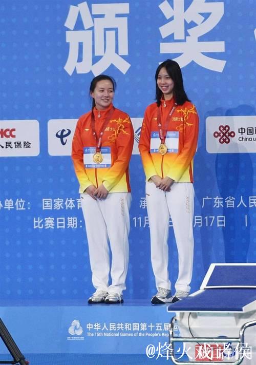 彭旭玮携手柳雅欣晋级女子200米仰泳决赛